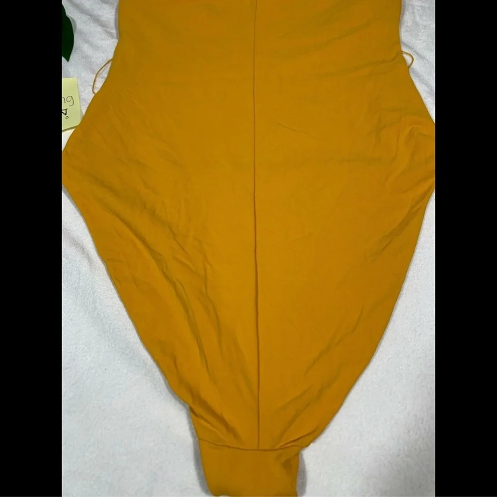 NEW Robin Piccone Luca Barbell Bandeau One‎ Piece Swimsuit Mustard [SZ 10 ] - Picture 7 of 8